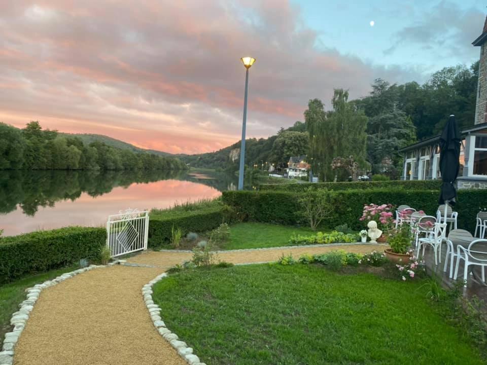 Апартаменты Logis Le P'Tit Rouillon Au Rythme De La Meuse Annevoie-Rouillon Экстерьер фото